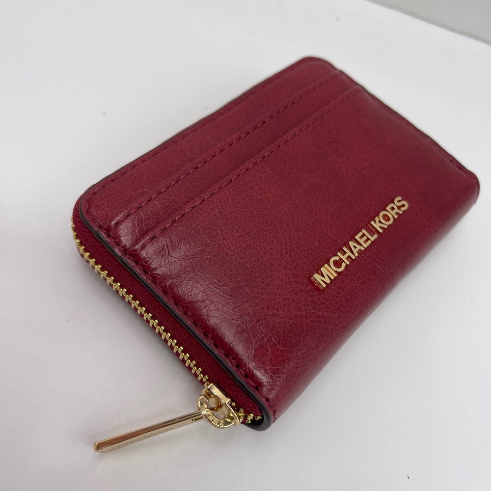 MICHAEL KORS Jet Set Medium Distressed Zip Around Card Case
Cherry 
NWT - Picture 2 of 16